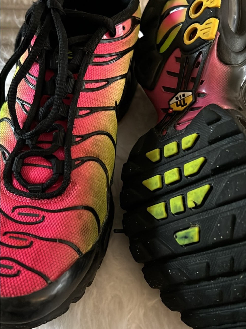 Nike Air Max Plus Youth Gradient Pink-to-Yellow Gradient Sneakers, Black Trim